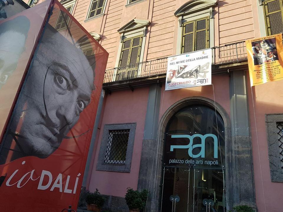 Sottosopra Chiaia Apartment